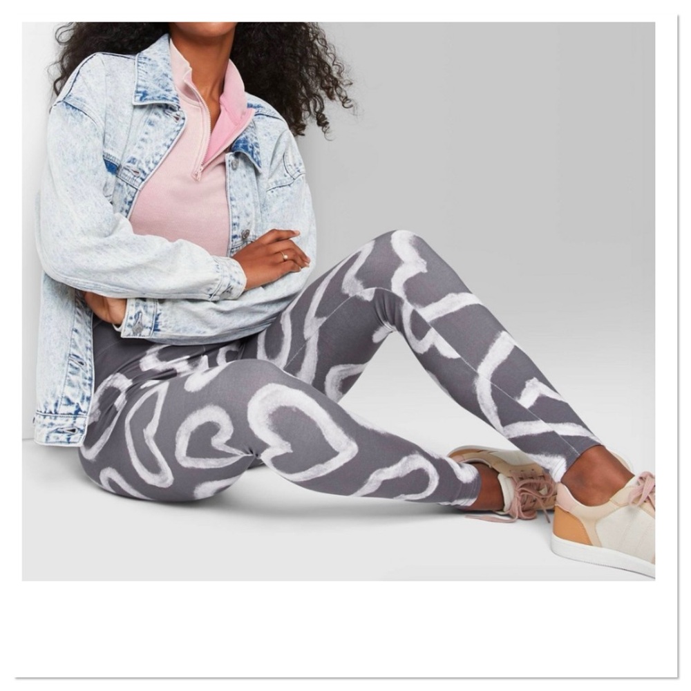 Women’s High Waisted Classic Gray Heart Print Wild Fable
